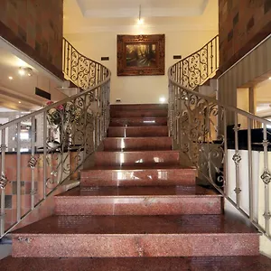 Savoy Lodge Cape Town