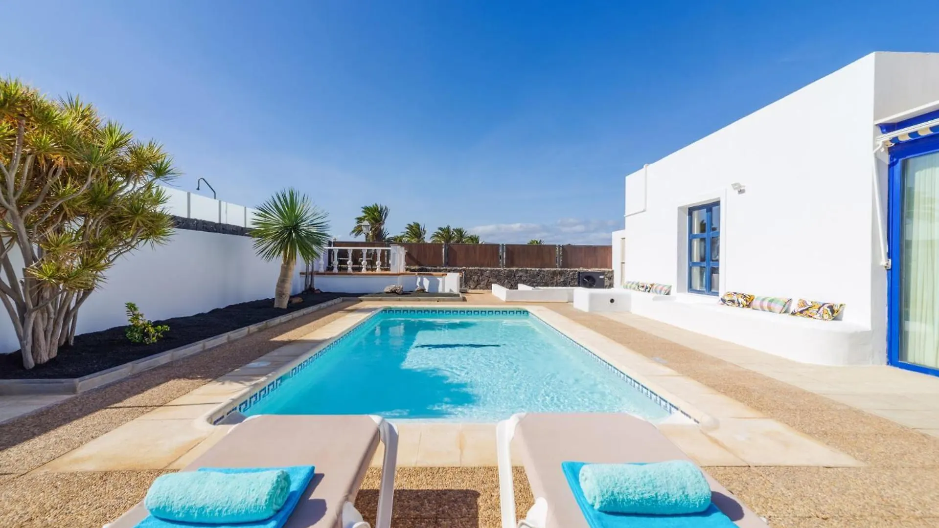 Villa Castillo Del Aguila By Villa Plus Playa Blanca